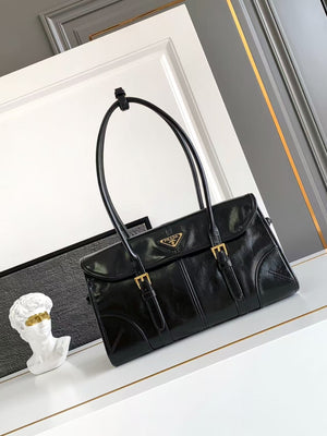 Medium Leather Shoulder Bag