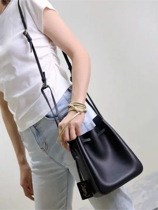 bucket bag in leather