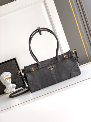 Bonnie medium leather handbag