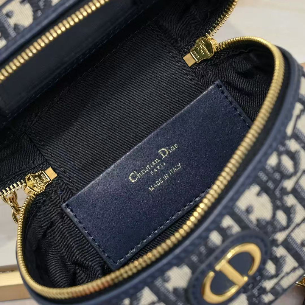 montaigne mini vanity bag