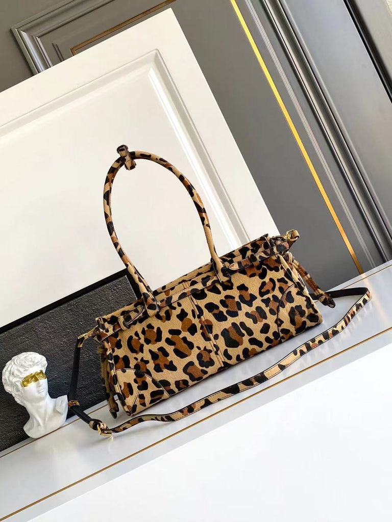 Bonnie medium printed leather handbag