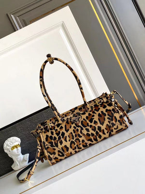 Bonnie medium printed leather handbag