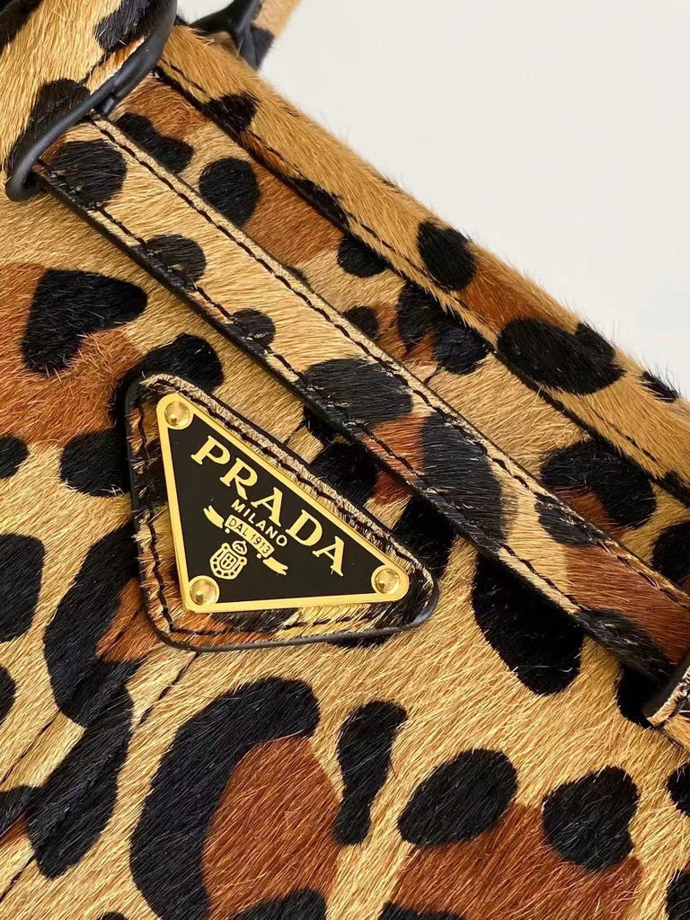Bonnie medium printed leather handbag