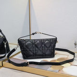 TRAVEL NOMAD Clutch