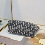 TRAVEL NOMAD Clutch