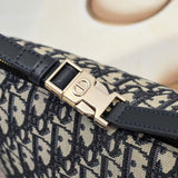 TRAVEL NOMAD Clutch
