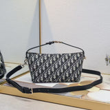 TRAVEL NOMAD Clutch