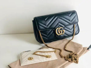 GG Marmont Medium Shoulder Bag