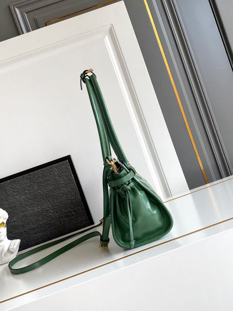 Bonnie medium leather handbag