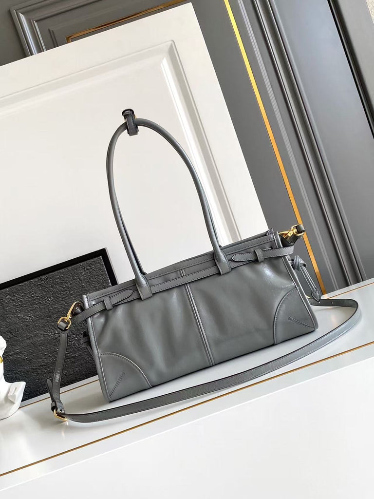 Bonnie medium leather handbag