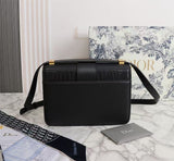 30 Montaigne Flap Bag