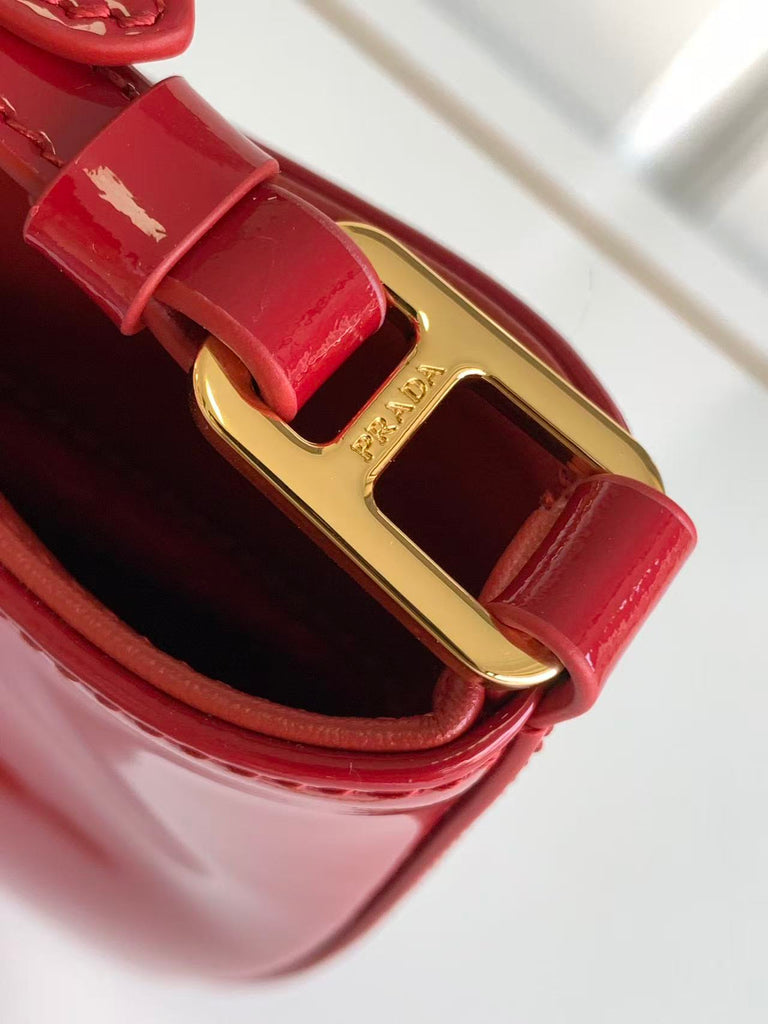 Patent leather underarm bag