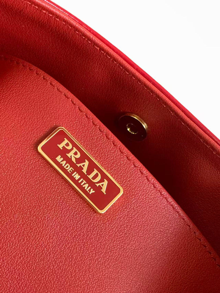 Patent leather underarm bag