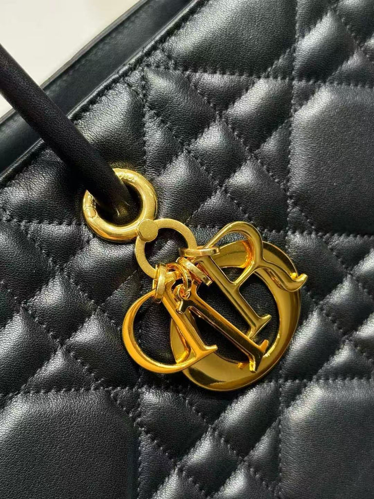 Toujours handbag