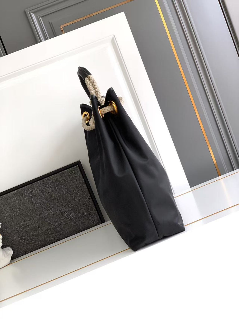 Nylon tote bag