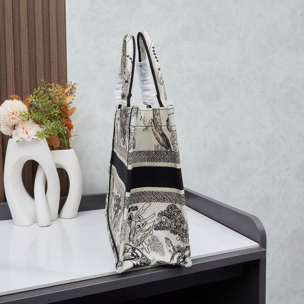 Medium Book Tote