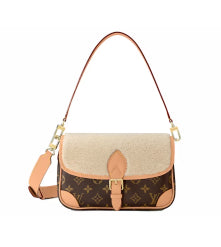 Pochette Métis plush special edition handbag