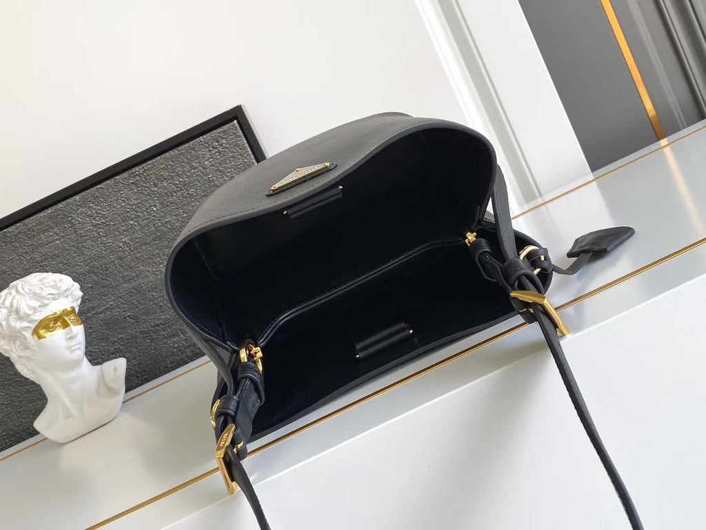 Medium Leather Shoulder Bag