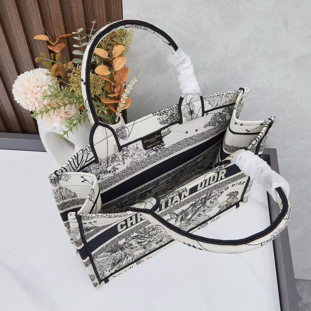 Medium Book Tote