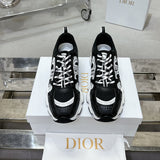 Women's Chrono Sneakers in Black and White |KCK414TRM_S19W