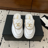 Women's Chain-Detail Diamond-Quilted Buckle Mule (White Calfskin) |G45474 X01000 10601