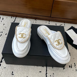 Women's Chain-Detail Diamond-Quilted Buckle Mule (White Calfskin) |G45474 X01000 10601