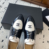Women's Black and White Two-Tone Patent Leather Lace-Up Oxford/Derby Shoes| G34083