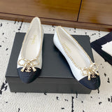 Women's Light Apricot and Black Two-Tone Lambskin Chain-Detail Bow Ballet Flats |G02819 B17983 NZM84