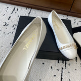 Women's White Patent Leather CC Chain Loafers |G38147 X56161 10601
