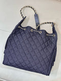 Chain-Strap Tote Bag in Dark Blue Vintage Quilted Denim |AS5311 B24037 U9373