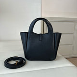 LE 5 À 7 BABY BEA Black Grained Leather Tote Bag 872469AADUU1000