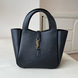 LE 5 À 7 BABY BEA Black Grained Leather Tote Bag 872469AADUU1000