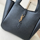 LE 5 À 7 BABY BEA Black Grained Leather Tote Bag 872469AADUU1000