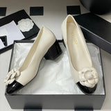 Women's Off-White Leather Camellia-Embellished Chunky Heel Pumps |G45494