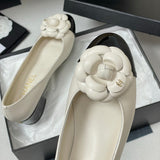 Women's Off-White Leather Camellia-Embellished Chunky Heel Pumps |G45494