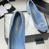 Women's Light Blue Diamond Quilted Embroidered Cowhide Leather Black Coarse Grain Textured Color-Blocked Camellia Print Chunky Mid-Heel Pumps| G39186