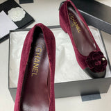 Women's Burgundy Velvet Camellia-Embellished Chunky Heel Pumps |G32166