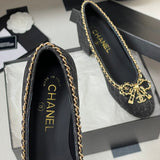 Women's Classic Ballet Flats, Black Lambskin and Patent Leather Combination, with Gold Chain Details |G46663