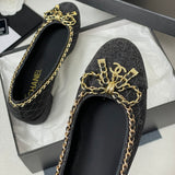 Women's Classic Ballet Flats, Black Lambskin and Patent Leather Combination, with Gold Chain Details |G46663
