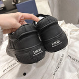 Men's B33 Low-Top Sneakers in Black Grained Calfskin and Black Leather| 3SN303ZAY_H900