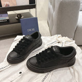 Men's B33 Low-Top Sneakers in Black Grained Calfskin and Black Leather| 3SN303ZAY_H900