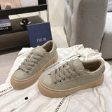 Men's B33 Low-Top Sneakers in Beige Grained Calfskin with Toned-Down Gravity Leather |3SN303ZAY_H120