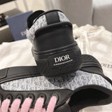 Collaboration B33 Men's Black Smooth Calfskin and Gray Oblique Embroidered Low-Top Sneakers |3SN303ZYQ_H968