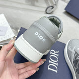 B27 Men's Low-Top Sneakers in Grey Smooth Cowhide Leather with Toned-Down CD Diamond Canvas Accents |3SN272ZPP_H865
