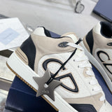 B57 Men's Mid-Top Sneakers Black and white smooth calf leather with beige and black Oblique jacquard fabric |3SH141ZXT H169