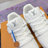 Couple's TRAINER Sneakers in White Grained Calfskin (Women's)| 1ACP1Q